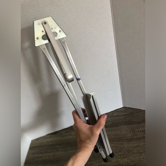 Vtg Silver Aluminum Table Top Folding Artists Easel - Picture 4 of 12